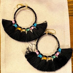 Black fashion hoop earrings